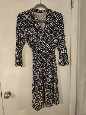 Robert Louis Black and White Geometric Long Sleeve Dress